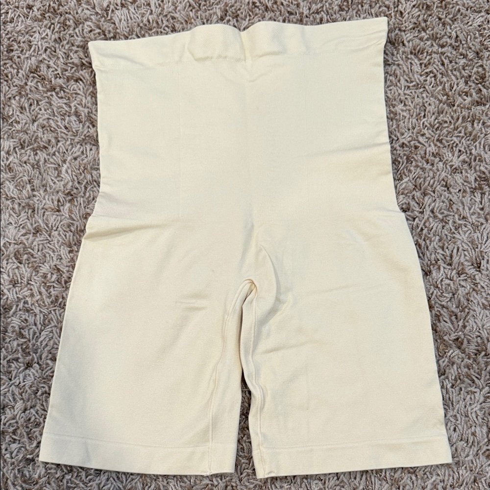 NWOT Shapermint Empetua High-Waisted Cream Shapewear Shorts Size XL/XXL